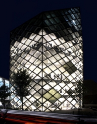 prada-tokyo.jpg